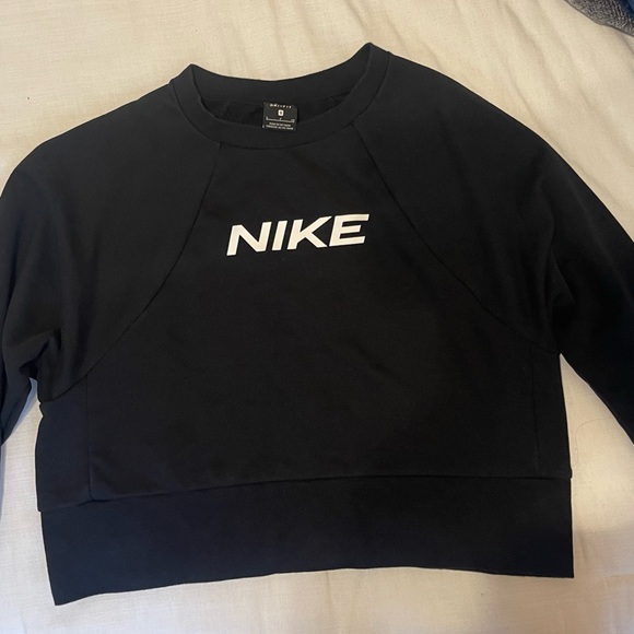 NIKE Crop Sweater - Picture 2 of 3